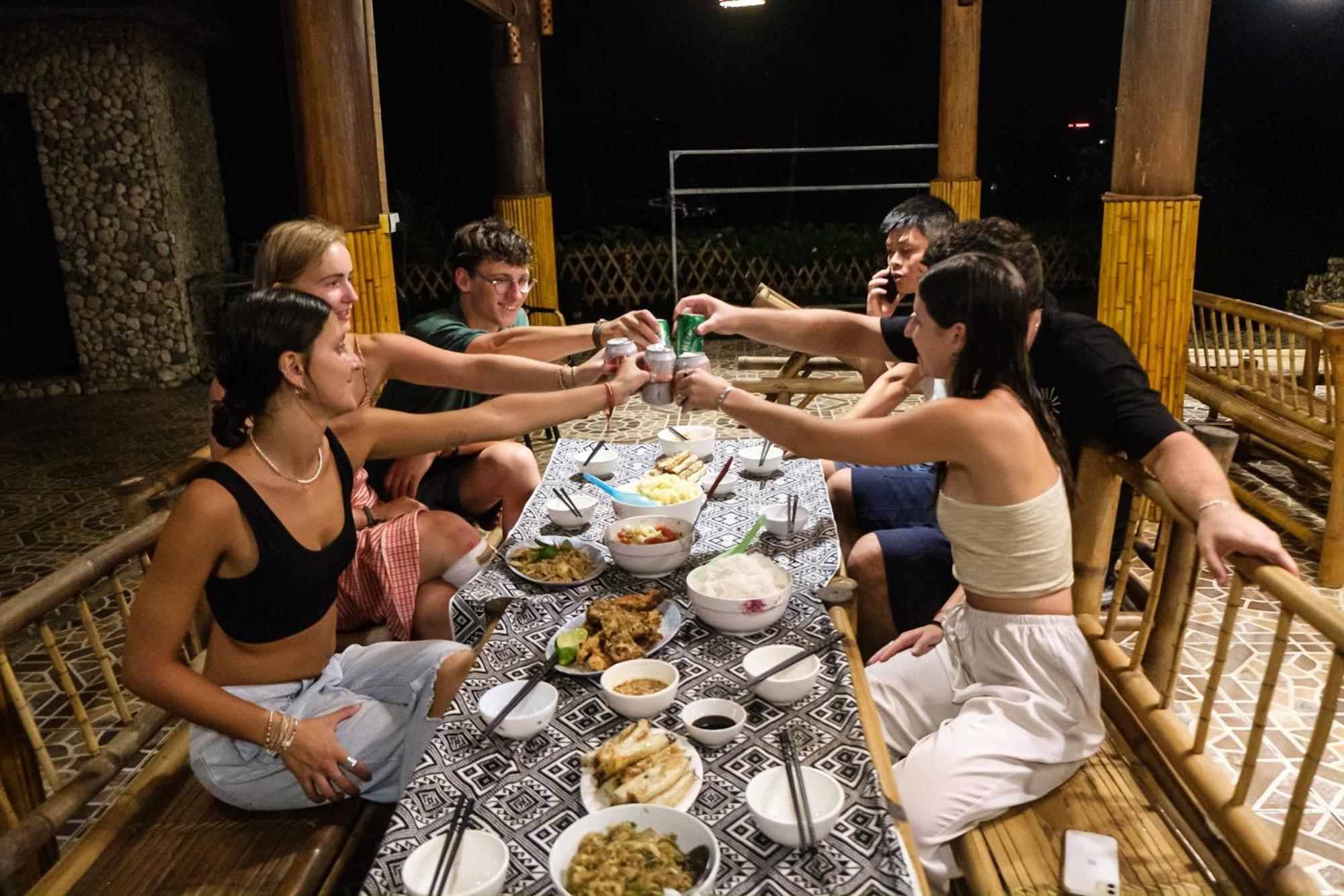 Nha Tan - Mai Chau Homestay And Tours Eksteriør billede
