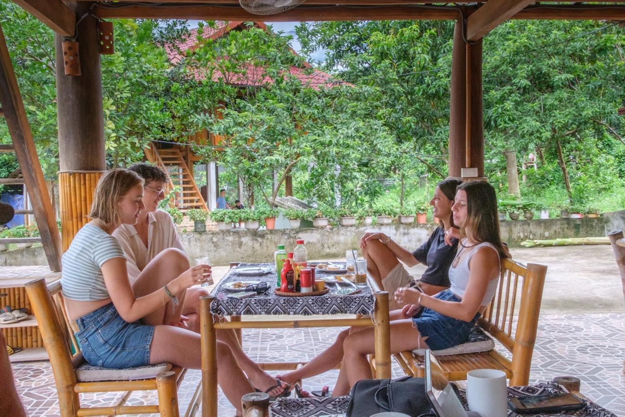 Nha Tan - Mai Chau Homestay And Tours Eksteriør billede