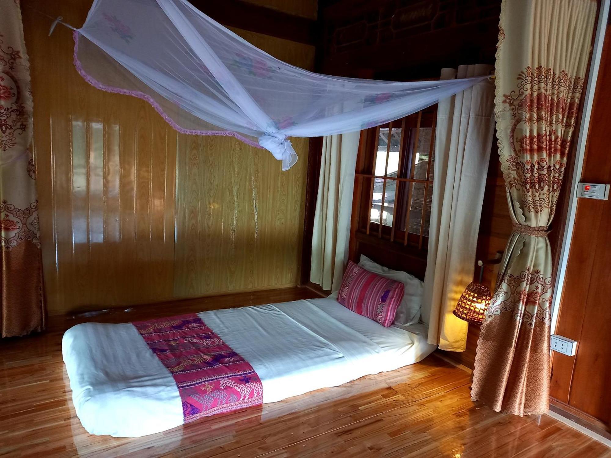 Nha Tan - Mai Chau Homestay And Tours Eksteriør billede